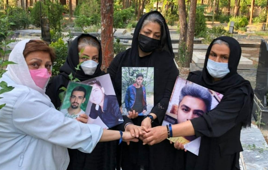 مادران